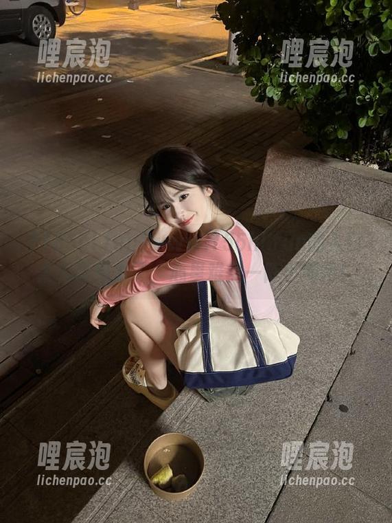 www.155hl.fun的入口太有诱惑力了，心里难免一阵小期待！