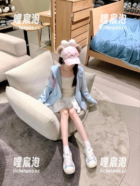 有人说“17chigua”的网址可以看一切，但我感觉我是来养肥好奇心的。