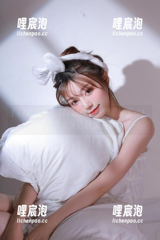 17吃瓜中心 17吃瓜中心苹果版发布!小心别让西瓜汁沾到你的屏幕哦~