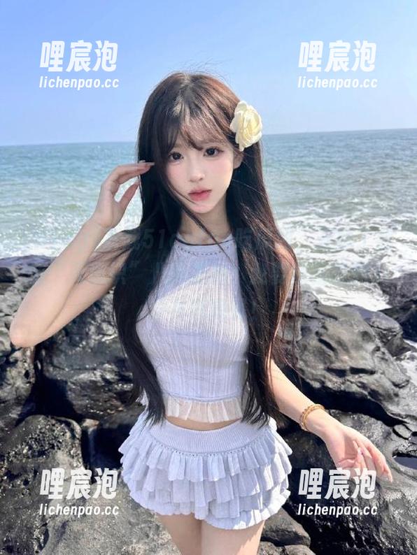 下载51cgfun吃瓜网，开始了我的“无意识”八卦旅程，我要跟夜晚的八卦共进晚餐！