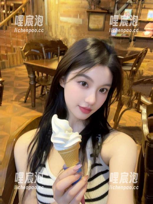 下载“51吃瓜”，感受一口接一口的爆料快感，心情好到飞起！