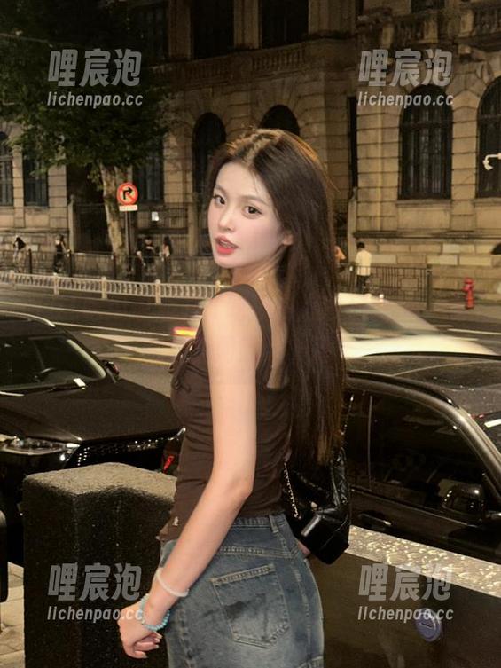 51吃瓜中心今日吃瓜，线路曲折而迷人，香。