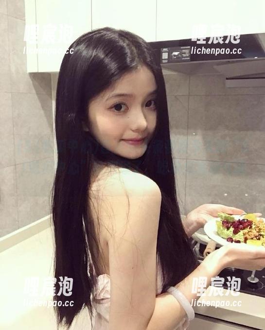 首页的头条都被今天的“51吃瓜中心”给刷爆了，吃块瓜消消气吧。