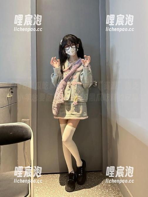 羊群求生：“资源”匮乏，小羊也要随时关注718黑瓜吃料的安稳生活！