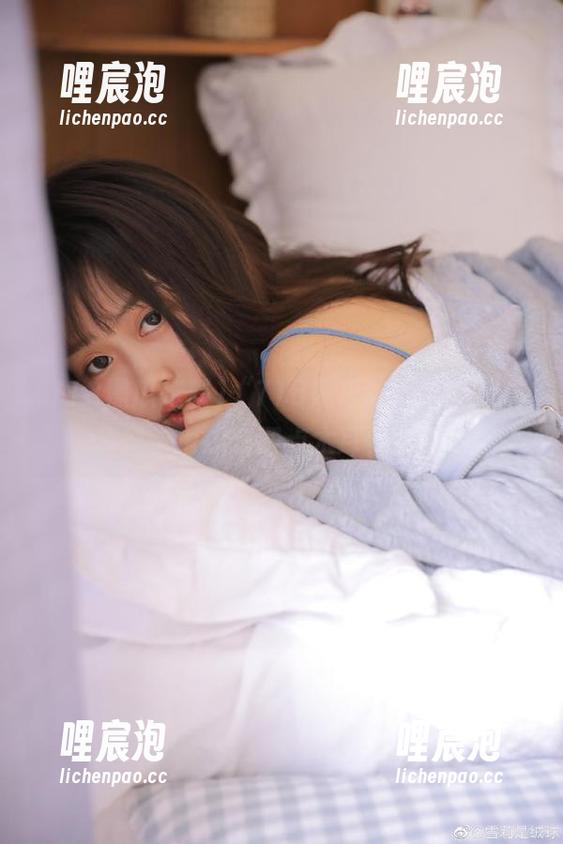 “718黑瓜吃料”app，我偶尔也想获取点木耳信息……