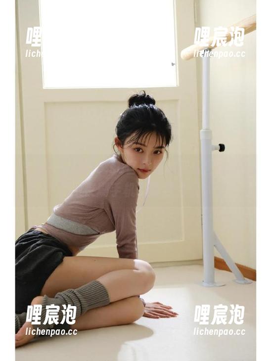 998.su官网黑料吃瓜网，是我深夜刷手机的最佳伴侣