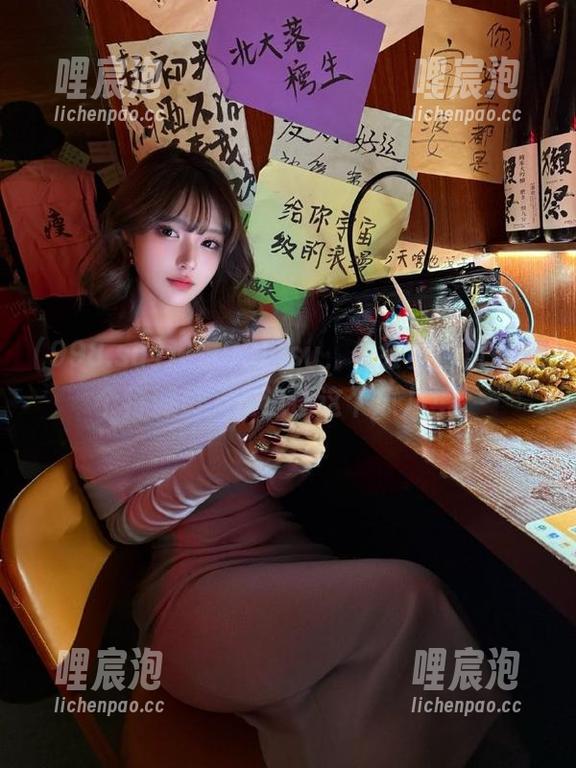 观看998.su，你会觉得自己是个特派员，在追逐这个瓜八年。