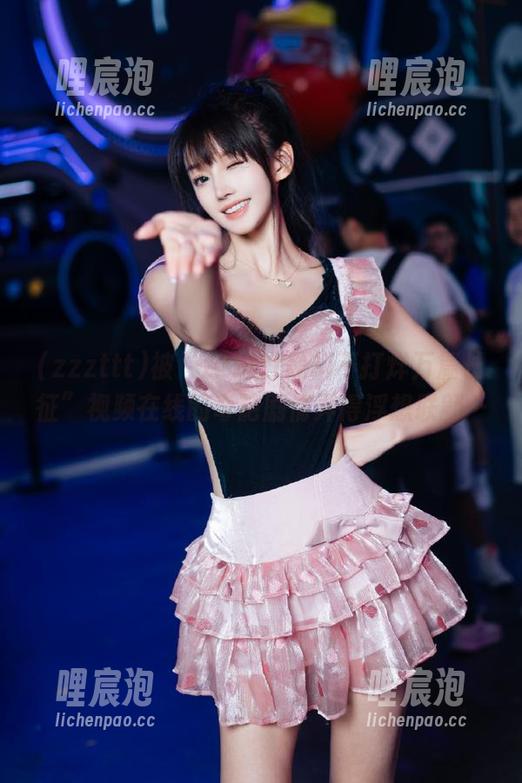 zzzttt 被“zzzttt黑料不打烊万篇长征”视频在线的奇葩剧情弄得浮想联翩…