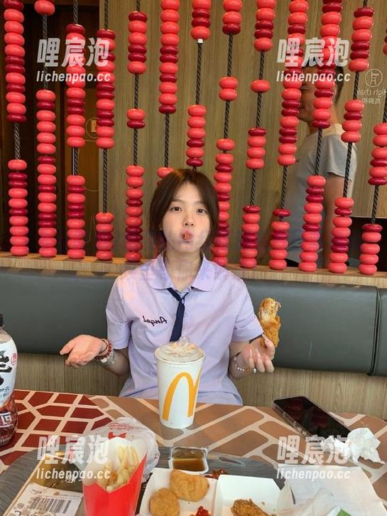 今日吃瓜 想要的网红福利在今日吃瓜视频里等你来解锁!