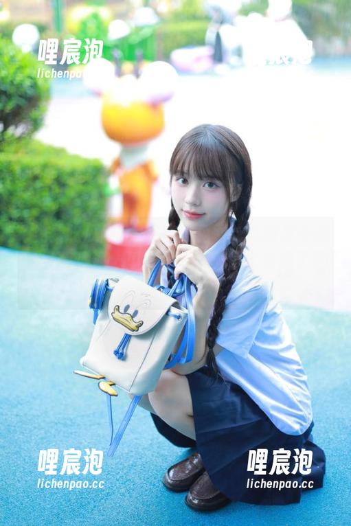 大家快来免费吃瓜网发布你的奇葩热评，瓜瓣儿的争斗也太有趣了吧！