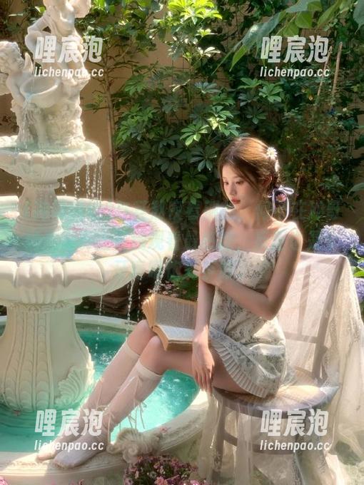 冲哥精选 与其熬夜看别的,何不在冲哥精选网页上在线观看最热糖,反正也是个牙膏喂饱剁手族。