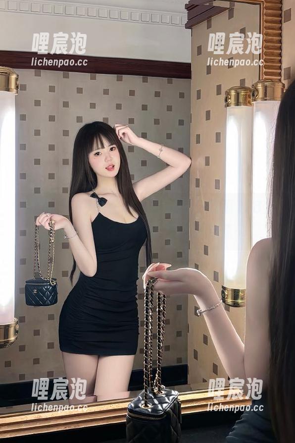 吃瓜178 风在吹,瓜在长,吃瓜178发布的每一条总能让我心跳加速…