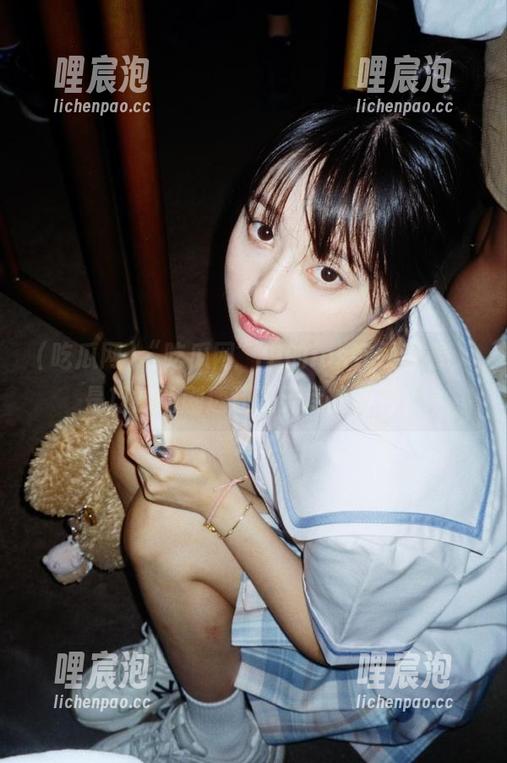 “吃瓜网”中的ios在线观看，是巧妙的剧透还是无尽的等待？