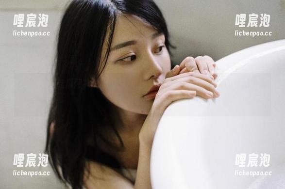 吾爱黑料吃瓜网 永久伪装成瓜民,在吾爱黑料吃瓜网的虚幻中沉迷不已;