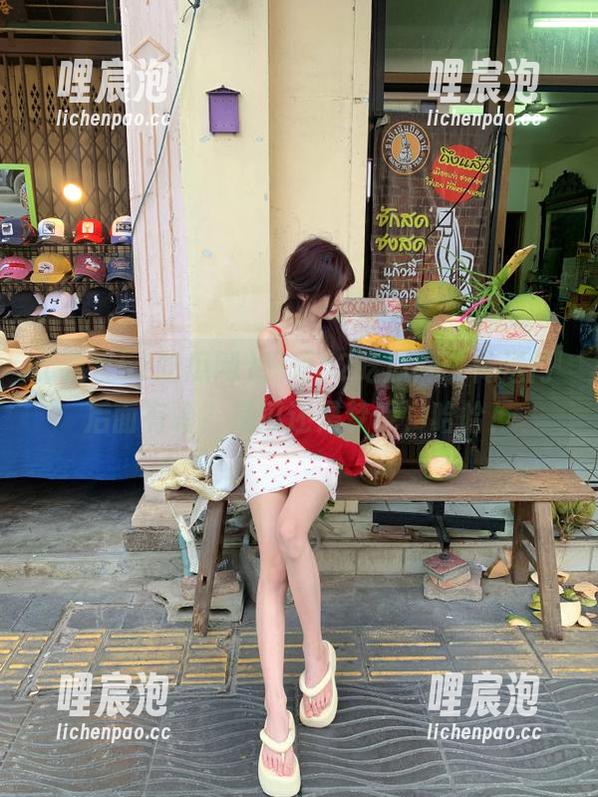 我爱52吃瓜网，传送门后面有啥？是瓜还是梦呢，哈哈！