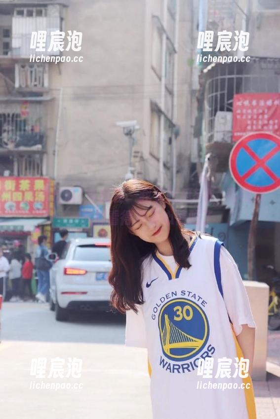 我要吃瓜 当我在‘我要吃瓜51’看视频,瓜都看得没有心情吃了