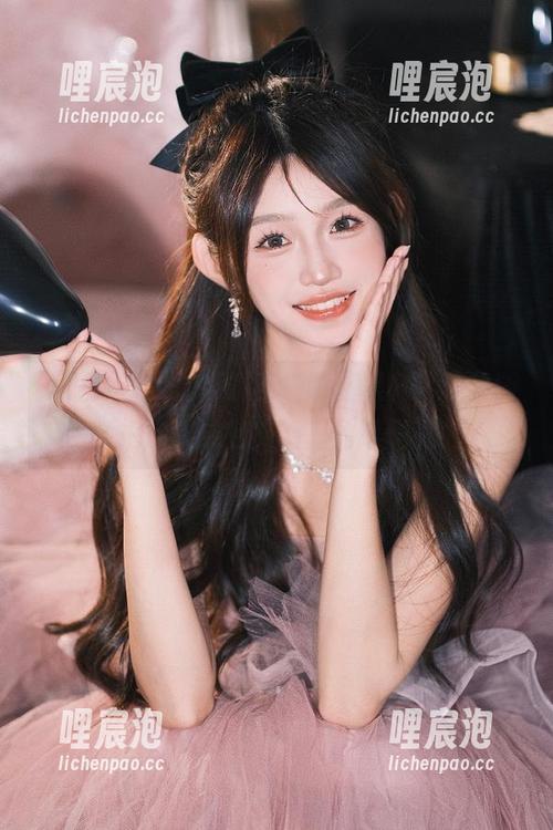 明星黑料 别怀疑,“明星黑料”苹果版会把你变成社交圈里的话题王!