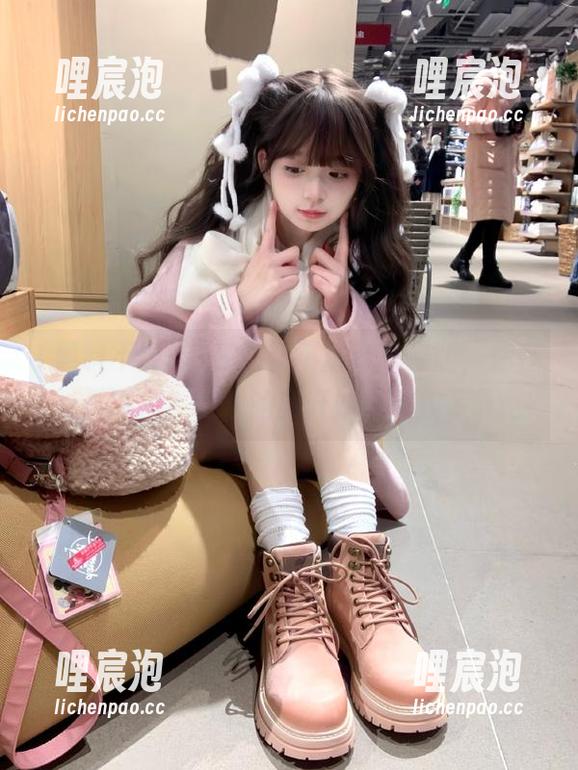 黑料不重样 在黑料不重样苹果版,你在看哪里?好奇的我开始慢慢找了。