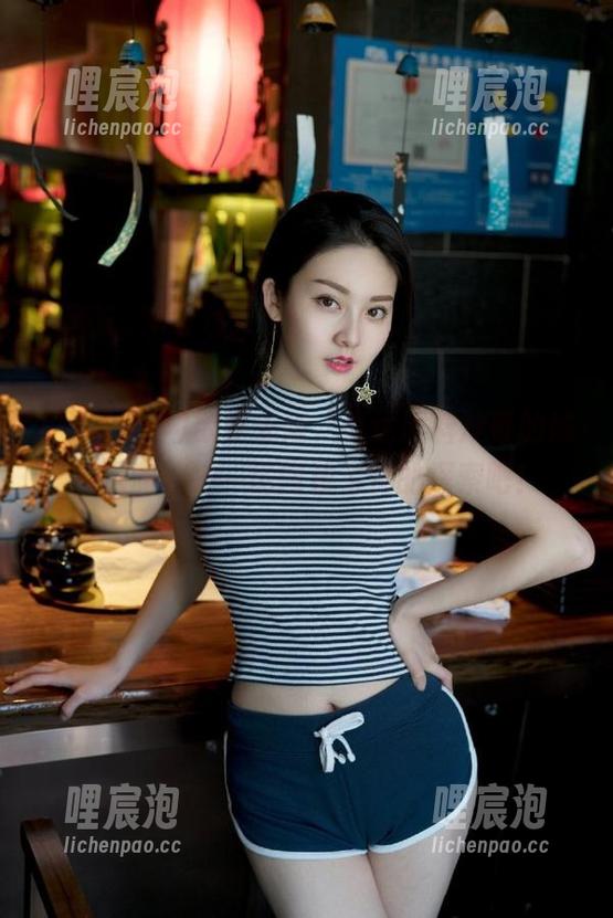 黑料冲哥 欲望无限,直达黑料冲哥的域名深渊,来一场网速飞快的探索吧!