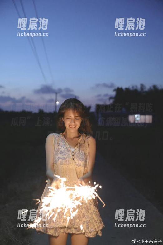 看视频，好戏正在“黑料吃瓜网”上演：热点大瓜，仿佛甜腻的糖，忍不住想多舔几口。