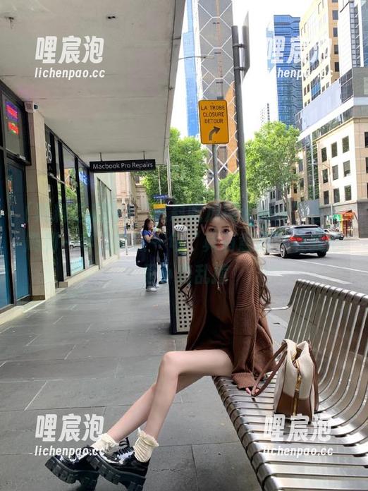 黑料吃瓜网 “黑料吃瓜网www”首页刷到一半,突然一句“真有意思”让我心里小鹿乱撞