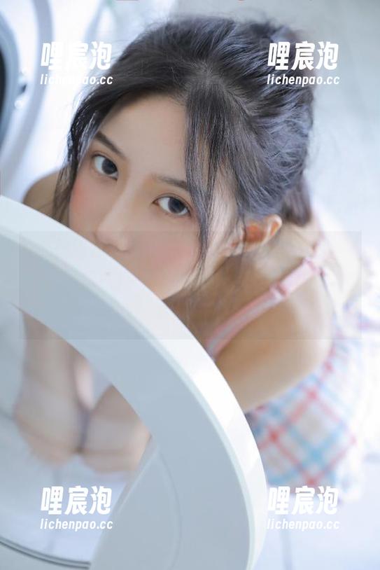 下定决心登录黑料吃瓜网，结果一口气刷了三个小时，心里默念“我只是来吃瓜的”。