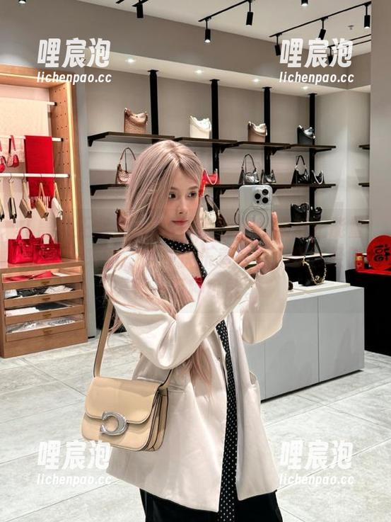 iOS深夜加班？黑料正能量官网带来的“痛并快乐着”……我已经脑补一万种可能。