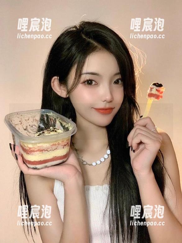 网站黑料爆不停，我一手瓜，另一手爆灯！