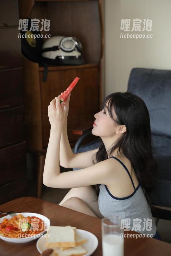 黑料社发布劲爆消息，光是想就让人忍不住想吃瓜。