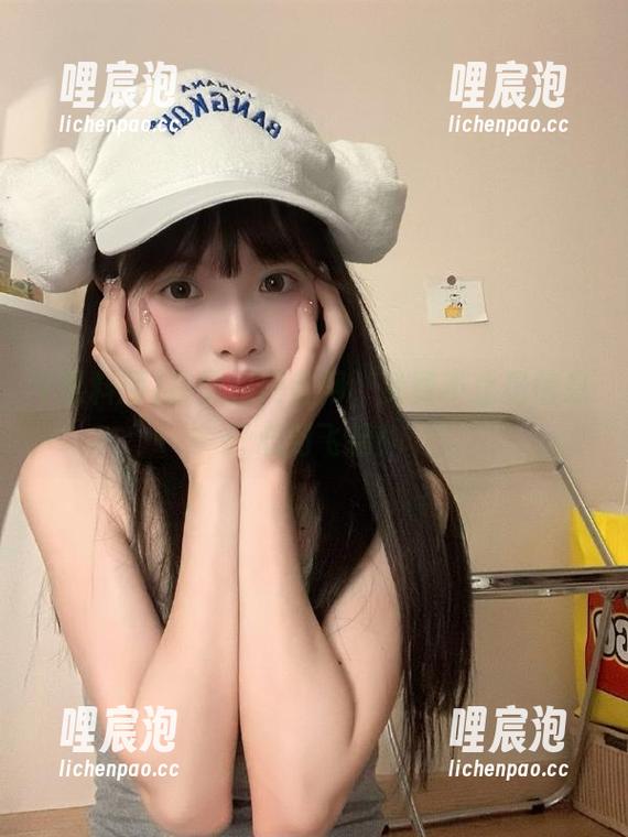 找黑料网官网，免费不止是信息开心到飞起！