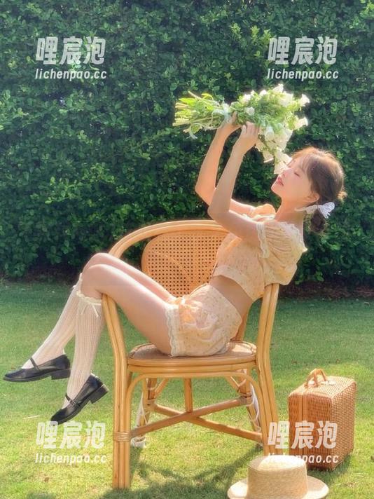这里有个永久免费的美女介绍大全，黑料网站真不简单